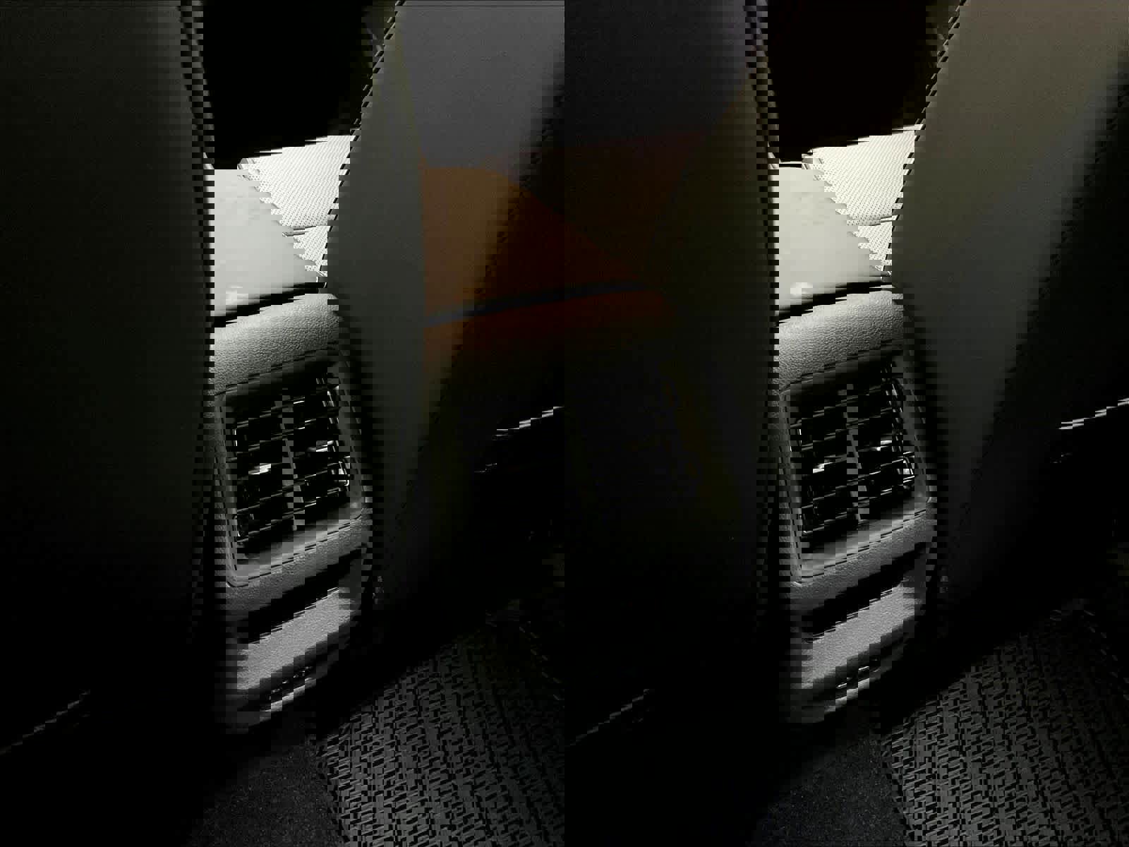 New 2026 Volkswagen Tiguan SE image 16