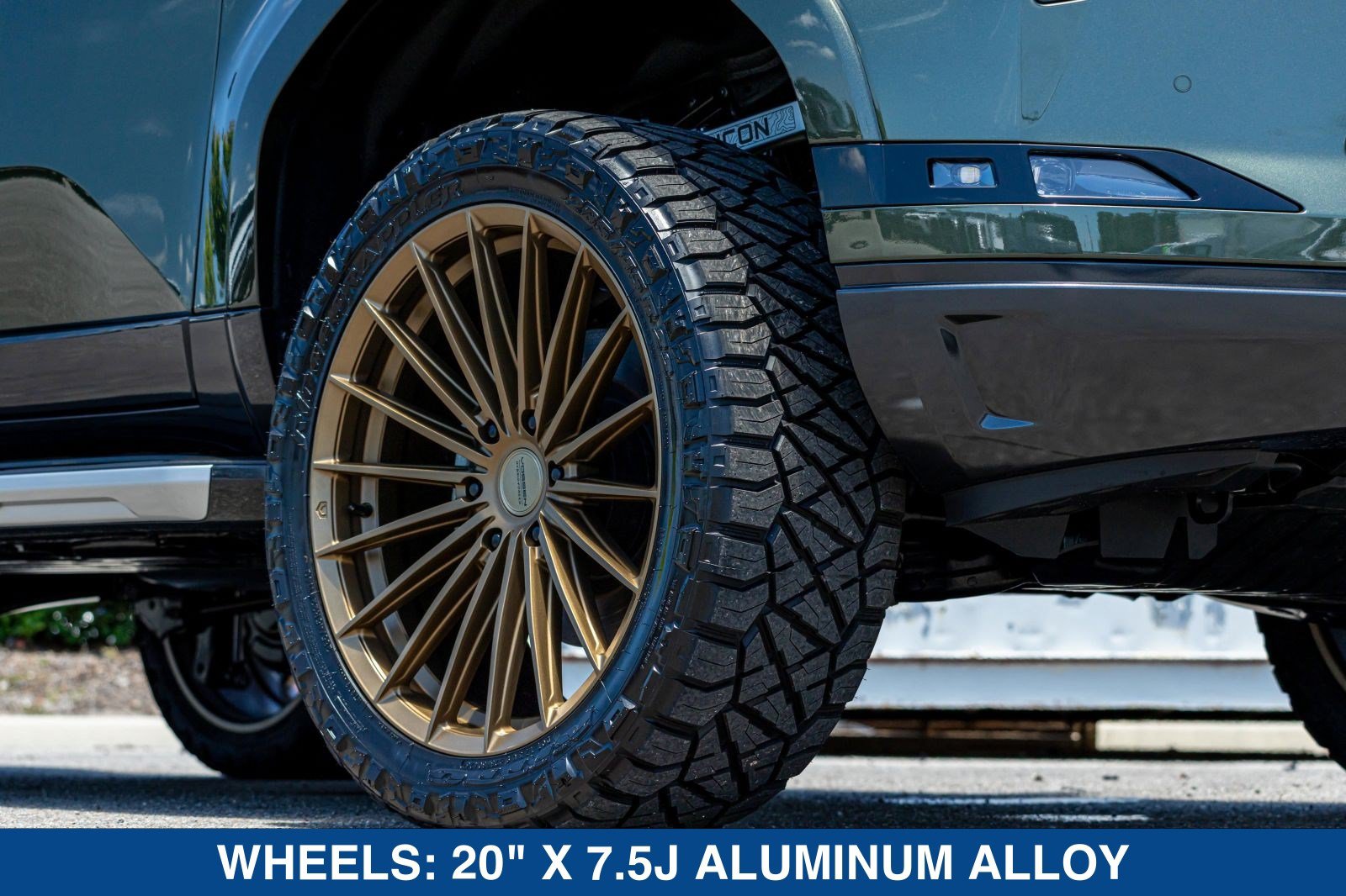 Used 2025 Lexus GX 550 w/ Accessory Package (Z1) AWD/4WD image 30