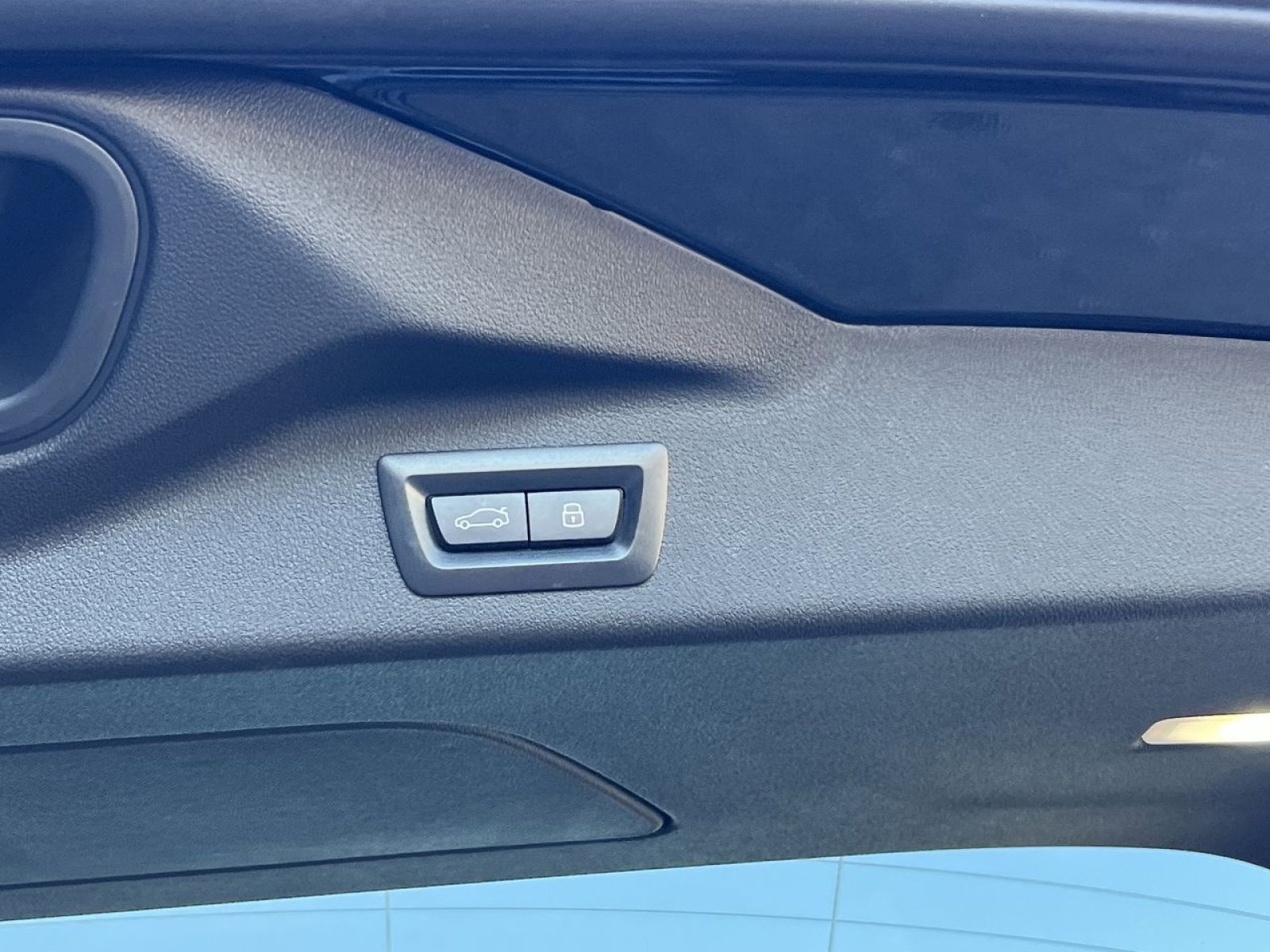 Used 2025 BMW X7 M60i image 25