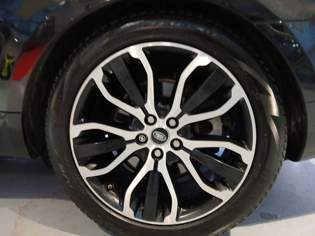 Used 2019 Land Rover Range Rover Sport HSE image 11