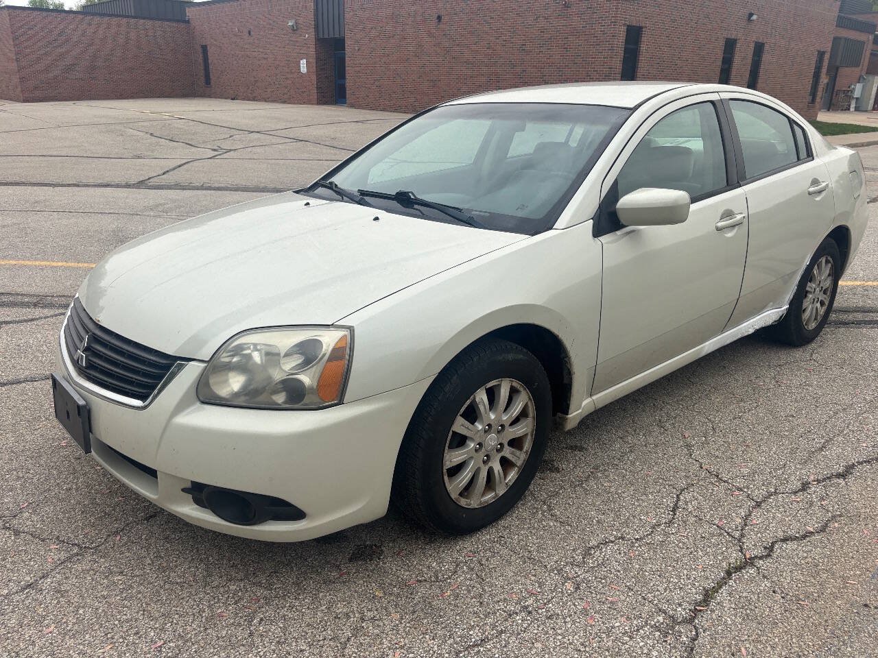 Used 2009 Mitsubishi Galant ES FWD image 4