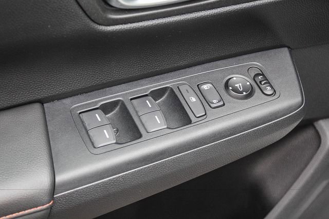 Used 2025 Honda CR-V Sport-L image 28