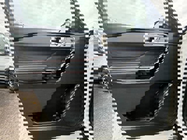 Used 2023 Ford Explorer ST-Line w/ Class IV Trailer Tow Package AWD/4WD image 23