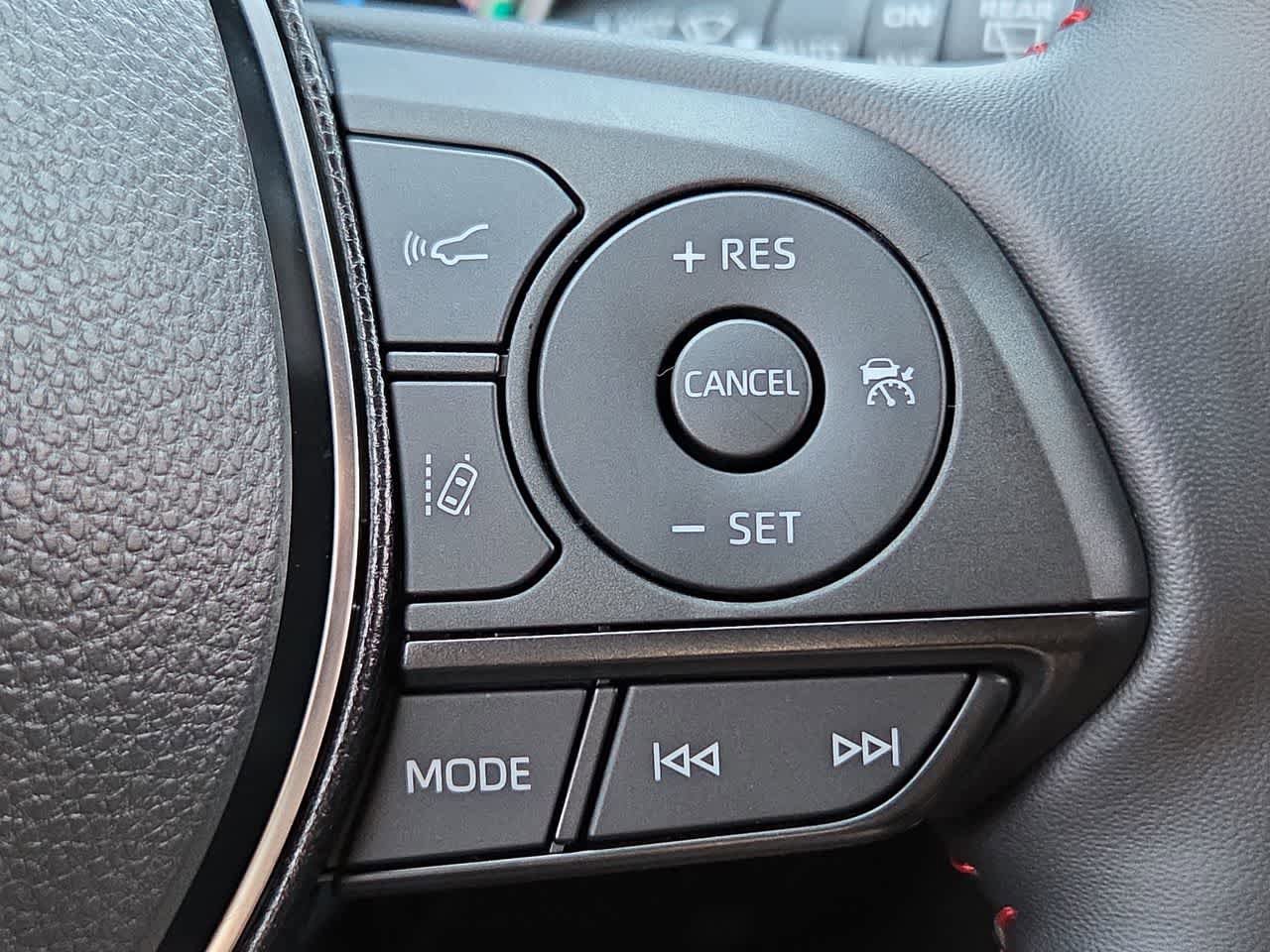 Used 2025 Toyota RAV4 SE w/ Weather & Moonroof Package AWD/4WD image 23