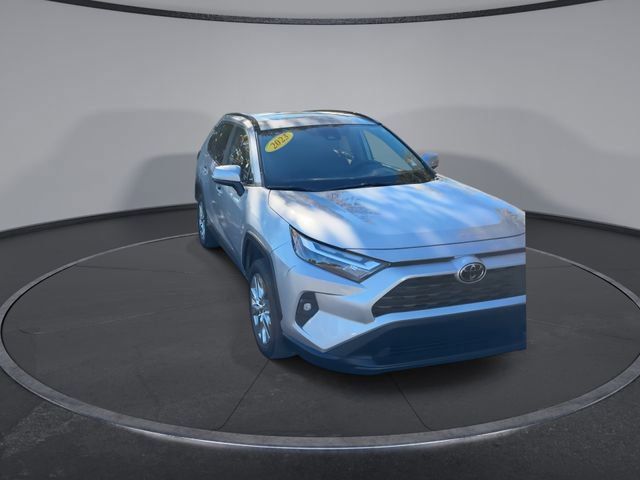 Used 2023 Toyota RAV4 XLE Premium image 5