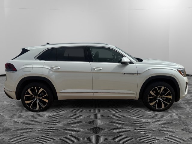 New 2026 Volkswagen Atlas Cross Sport SEL Premium R-Line AWD/4WD image 6