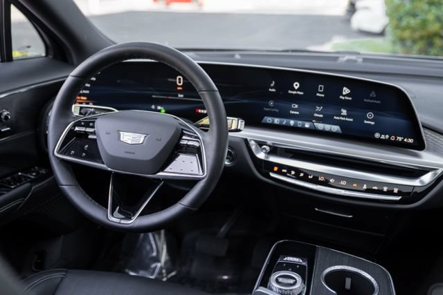 Used 2024 Cadillac Lyriq Luxury RWD image 28