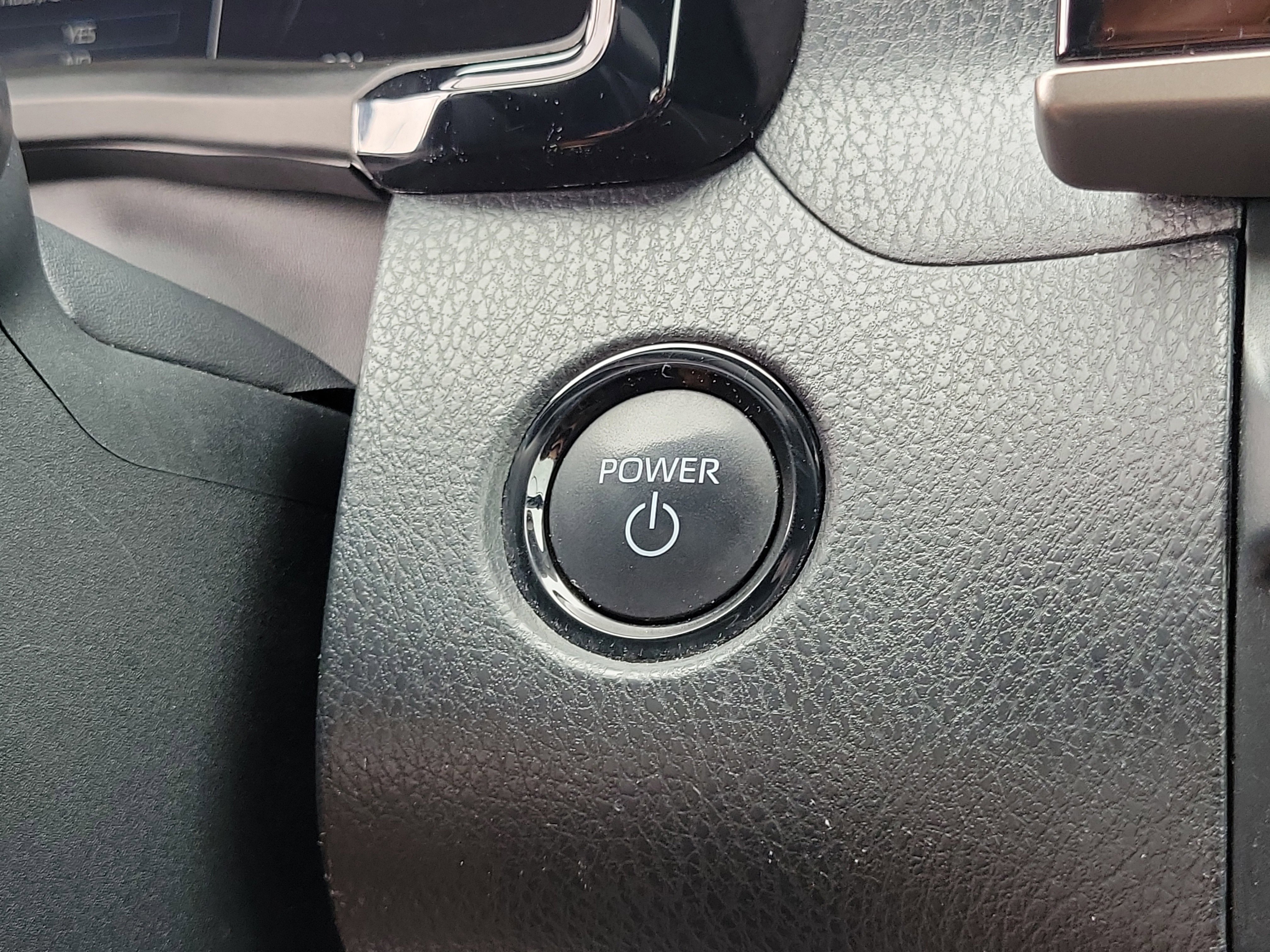 Used 2025 Toyota Camry SE FWD image 28