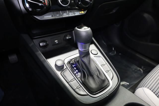 Used 2022 Hyundai Kona SE image 21