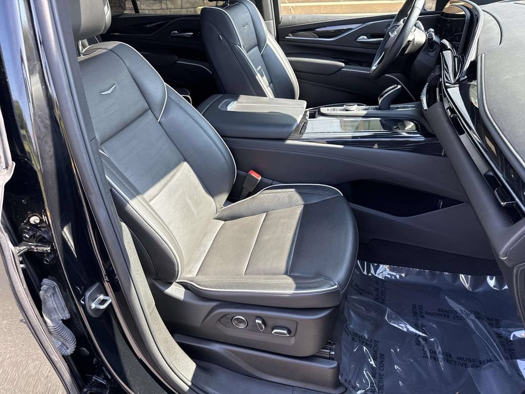 Used 2024 Cadillac Escalade Sport w/ LPO, ONYX Package AWD/4WD image 7