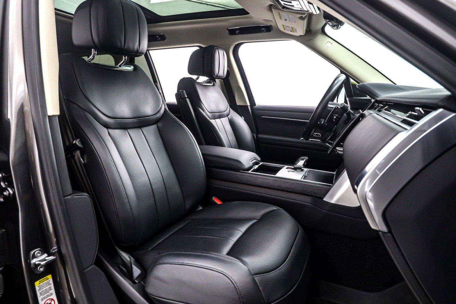 Used 2024 Land Rover Range Rover SE image 8