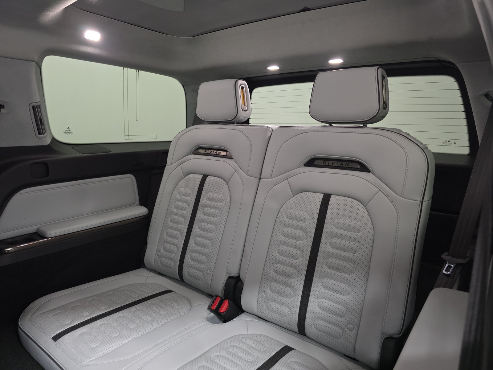 Used 2023 Rivian R1S Launch Edition AWD/4WD image 22