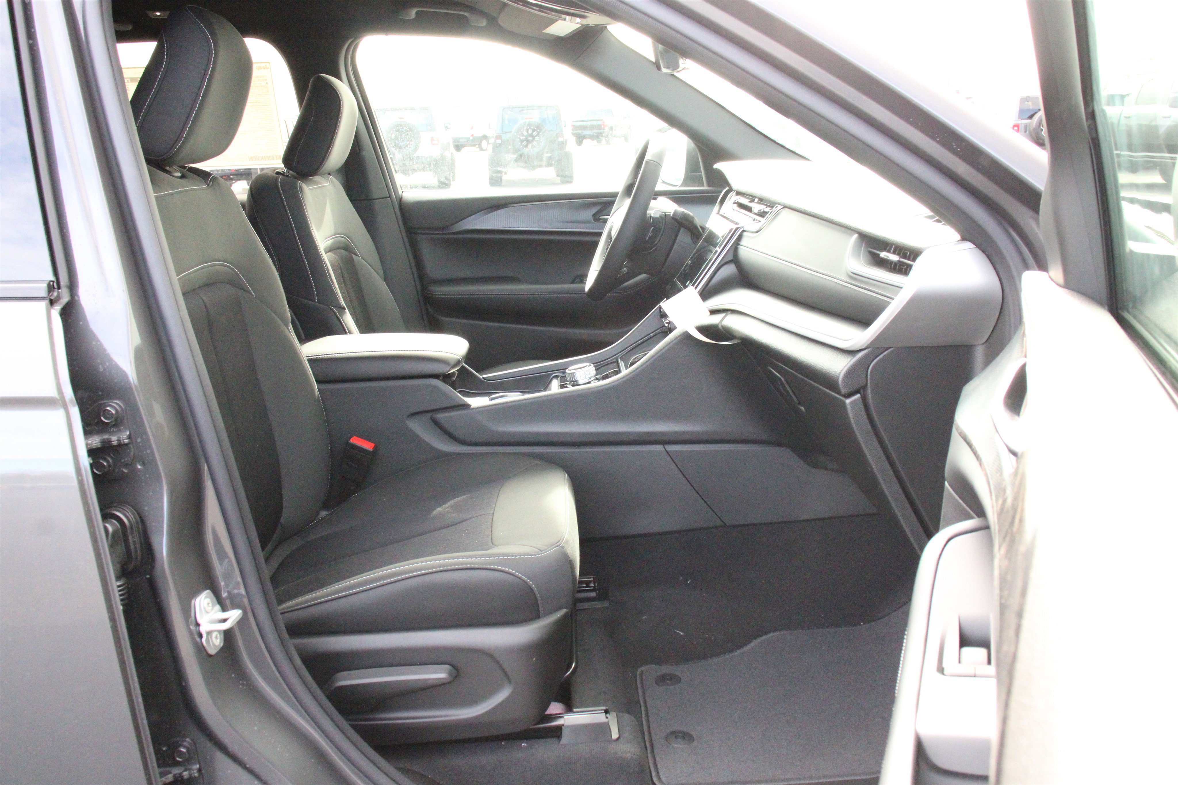 New 2026 Jeep Grand Cherokee Laredo image 26