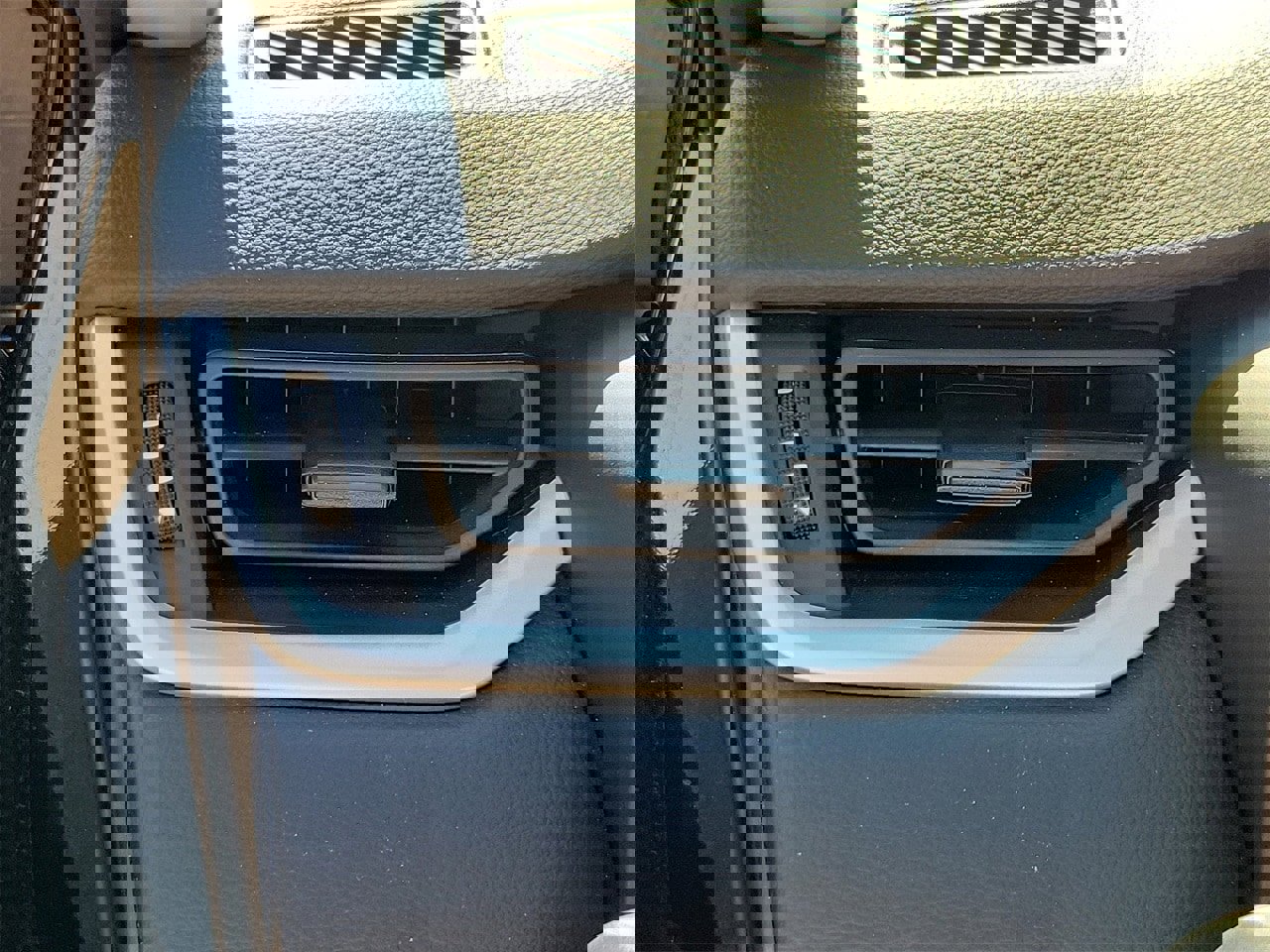 Used 2025 Toyota RAV4 LE image 30