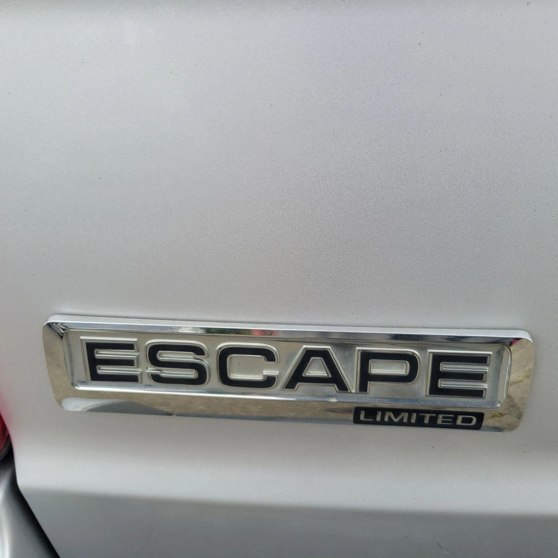 Used 2010 Ford Escape Limited image 6