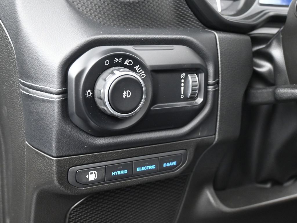 Used 2024 Jeep Wrangler Unlimited Rubicon 4xe image 15