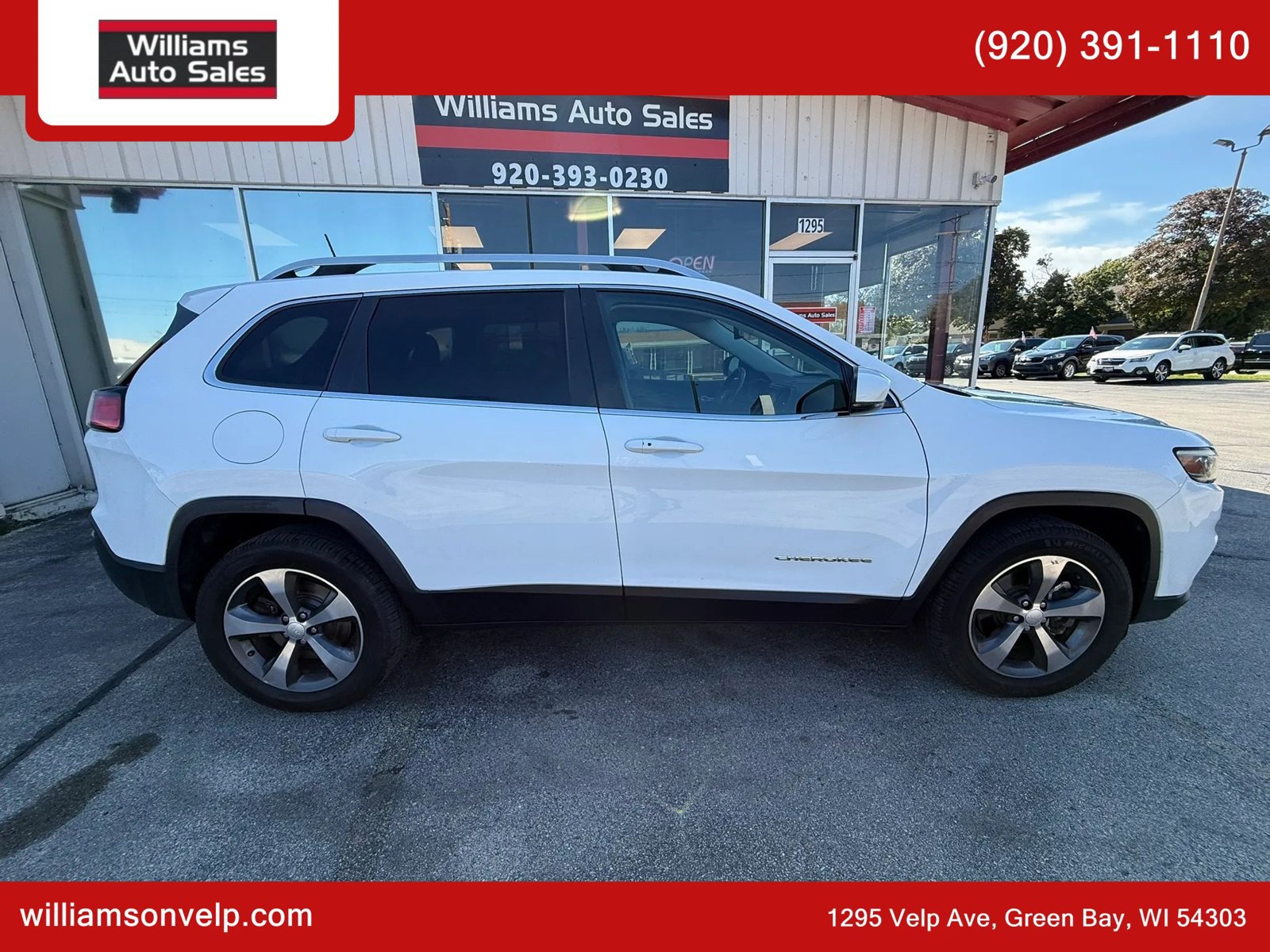 Used 2019 Jeep Cherokee Limited w/ Luxury Group AWD/4WD image 2