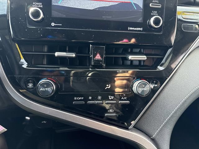 Used 2023 Toyota Camry SE image 25