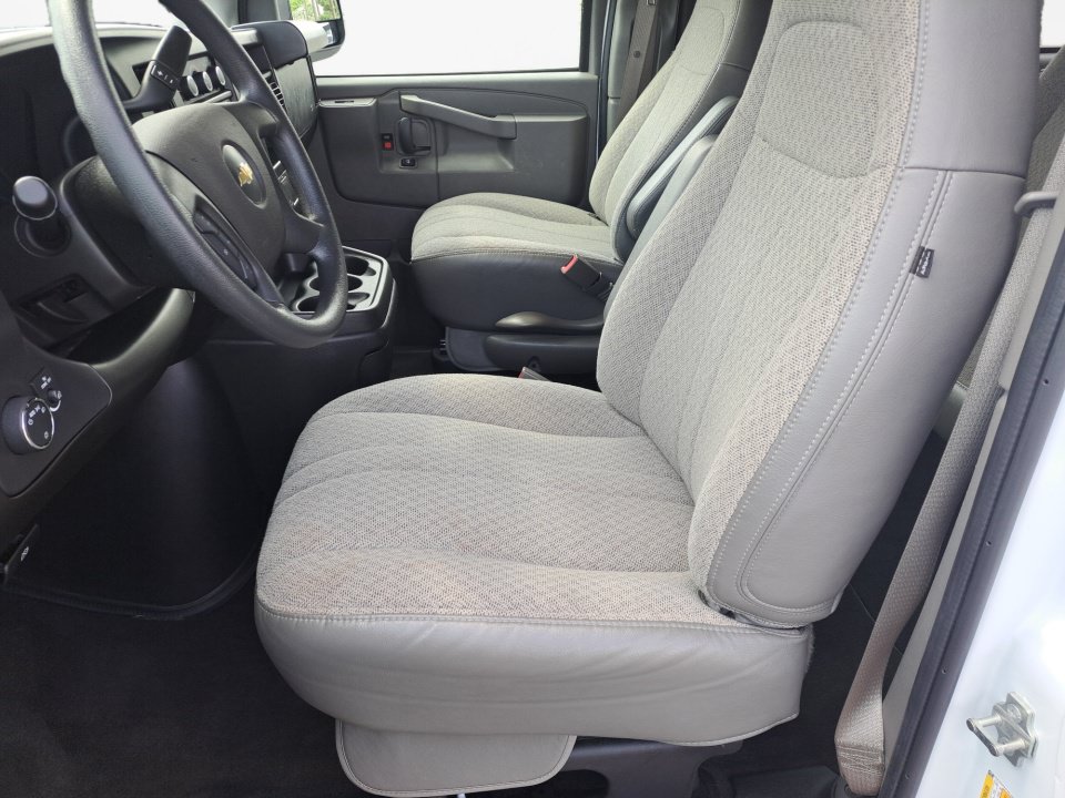 Used 2024 Chevrolet Express 3500 LT w/ LT Preferred Equipment Group RWD image 9