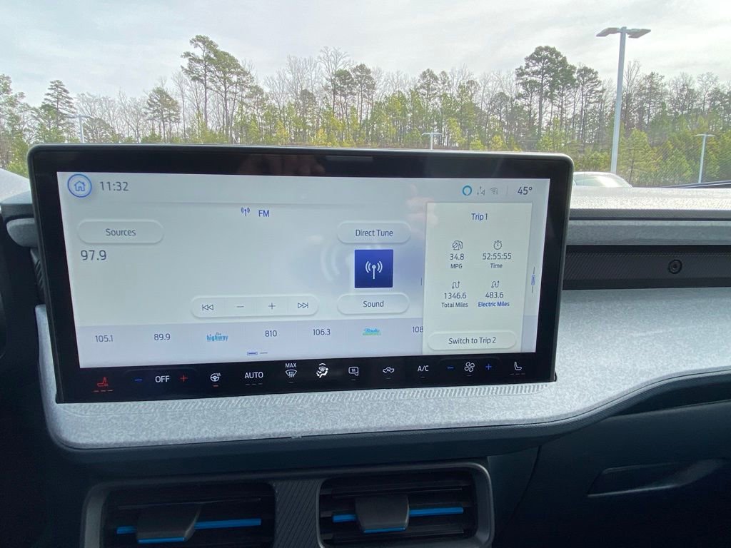 Certified 2025 Ford Maverick XLT w/ XLT Luxury Package image 15