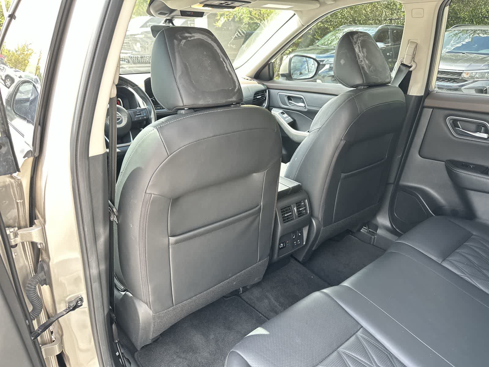 Used 2021 Nissan Rogue Platinum AWD/4WD image 16