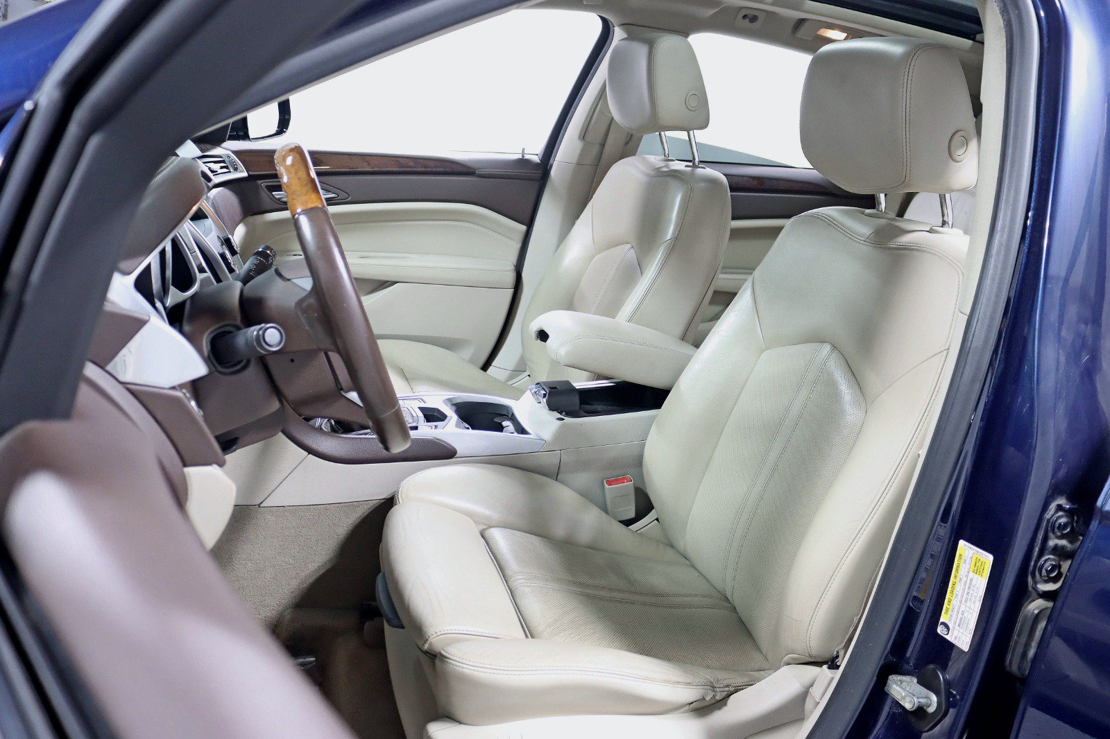 Used 2010 Cadillac SRX Luxury AWD/4WD image 23