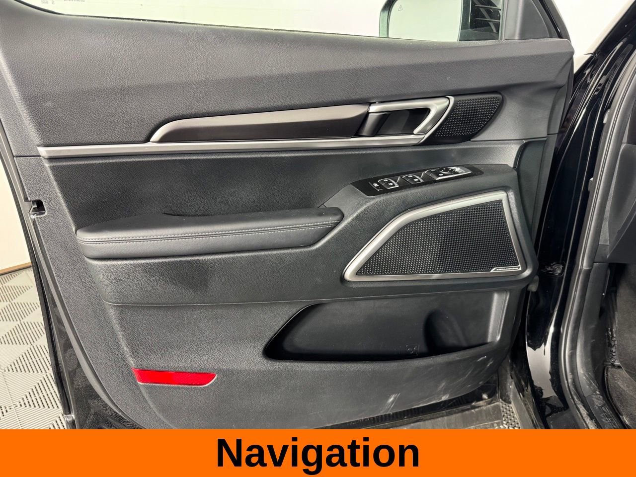 Used 2025 Kia Telluride S FWD image 10