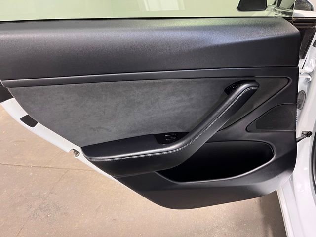Used 2019 Tesla Model 3 Long Range image 16