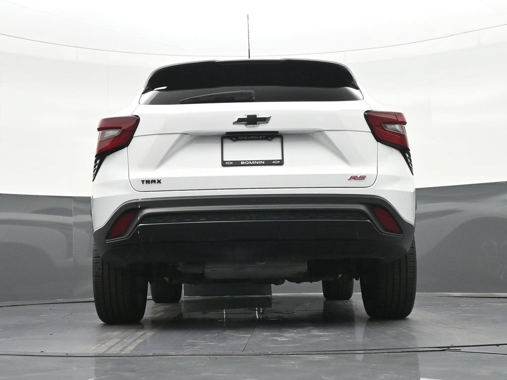 Used 2025 Chevrolet Trax RS w/ Driver Confidence Package FWD image 26