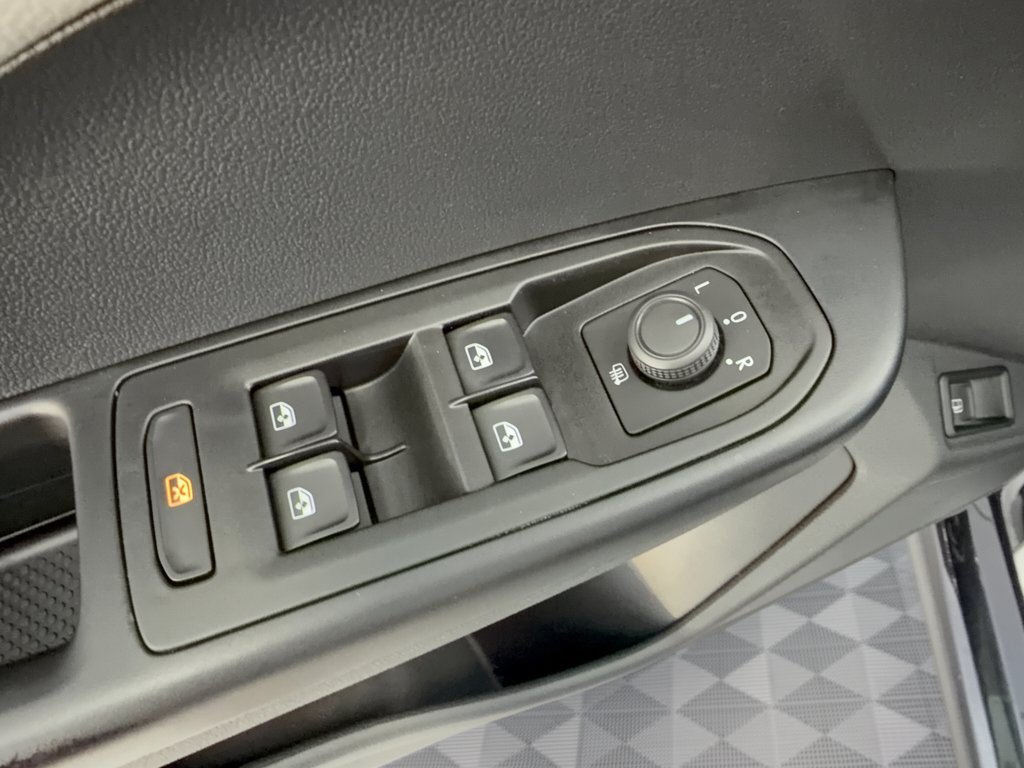 Used 2023 Volkswagen Taos SE w/ Panoramic Sunroof Package FWD image 15
