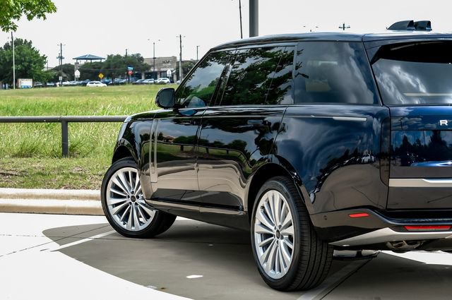 New 2026 Land Rover Range Rover Long Wheelbase Autobiography AWD/4WD image 15