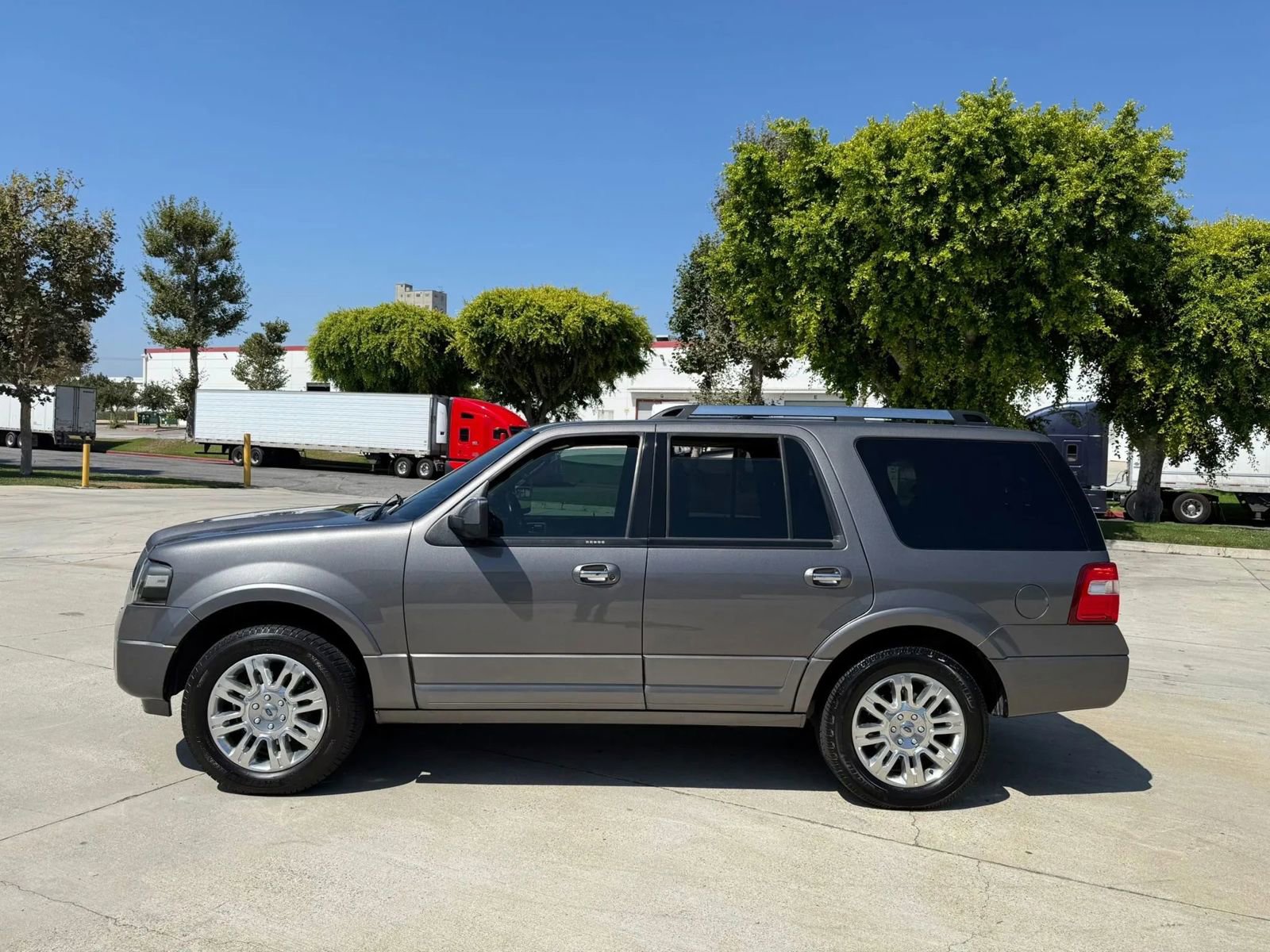 Used 2014 Ford Expedition Limited w/ Equipment Group 301A image 5