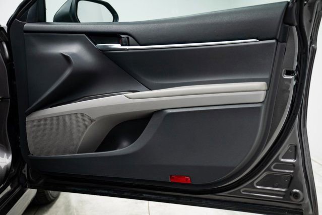 Used 2023 Toyota Camry LE image 21