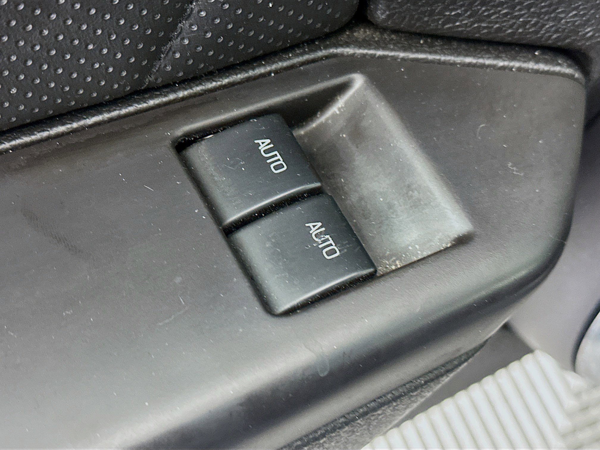 Used 2012 Ford Mustang GT Premium w/ Electronics Pkg image 15