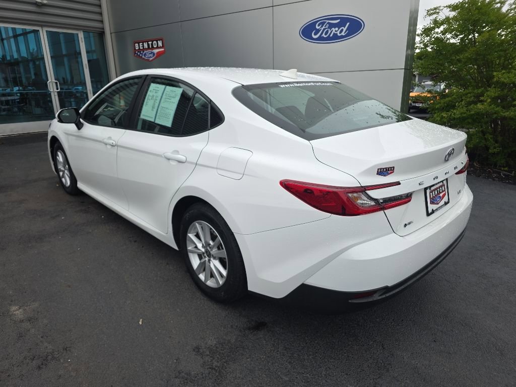 Used 2025 Toyota Camry LE FWD image 9