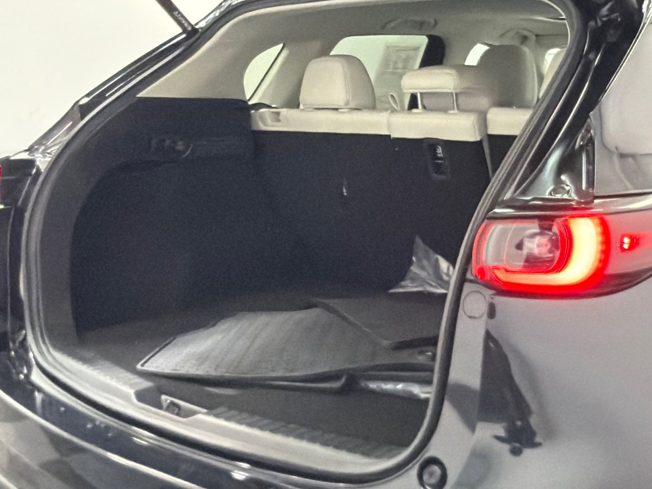 Certified 2025 MAZDA CX-5 AWD 2.5 S w/ Preferred Package image 8