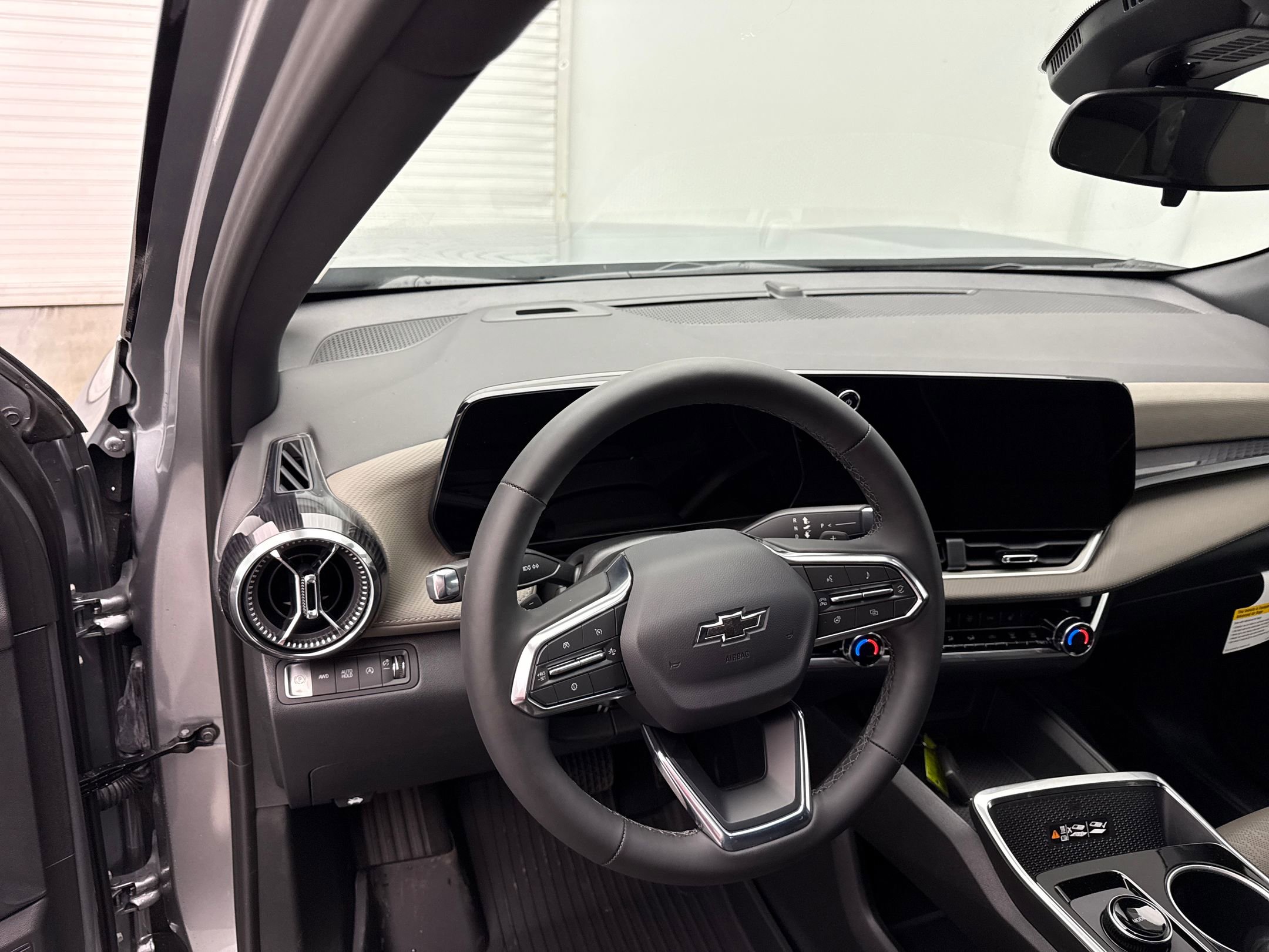 New 2026 Chevrolet Equinox LT w/ Convenience Package II image 4