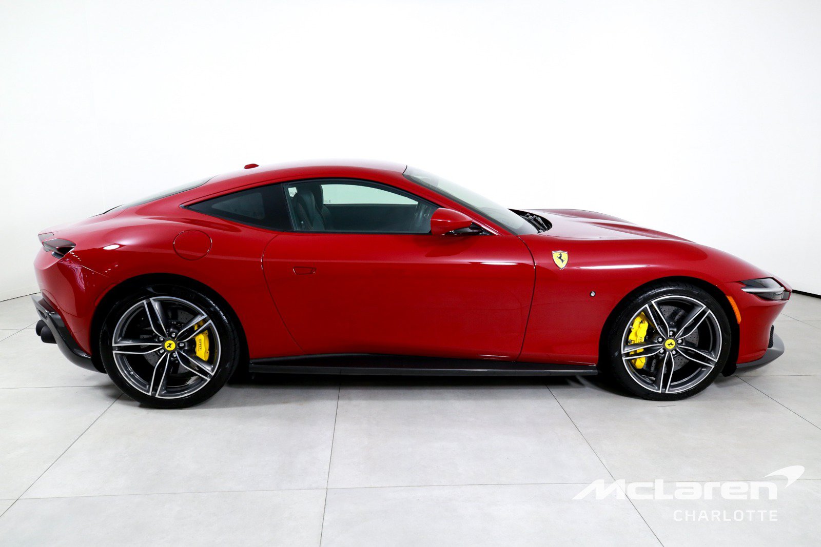 Used 2022 Ferrari Roma RWD image 9