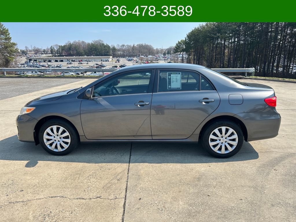 Used 2013 Toyota Corolla LE image 2