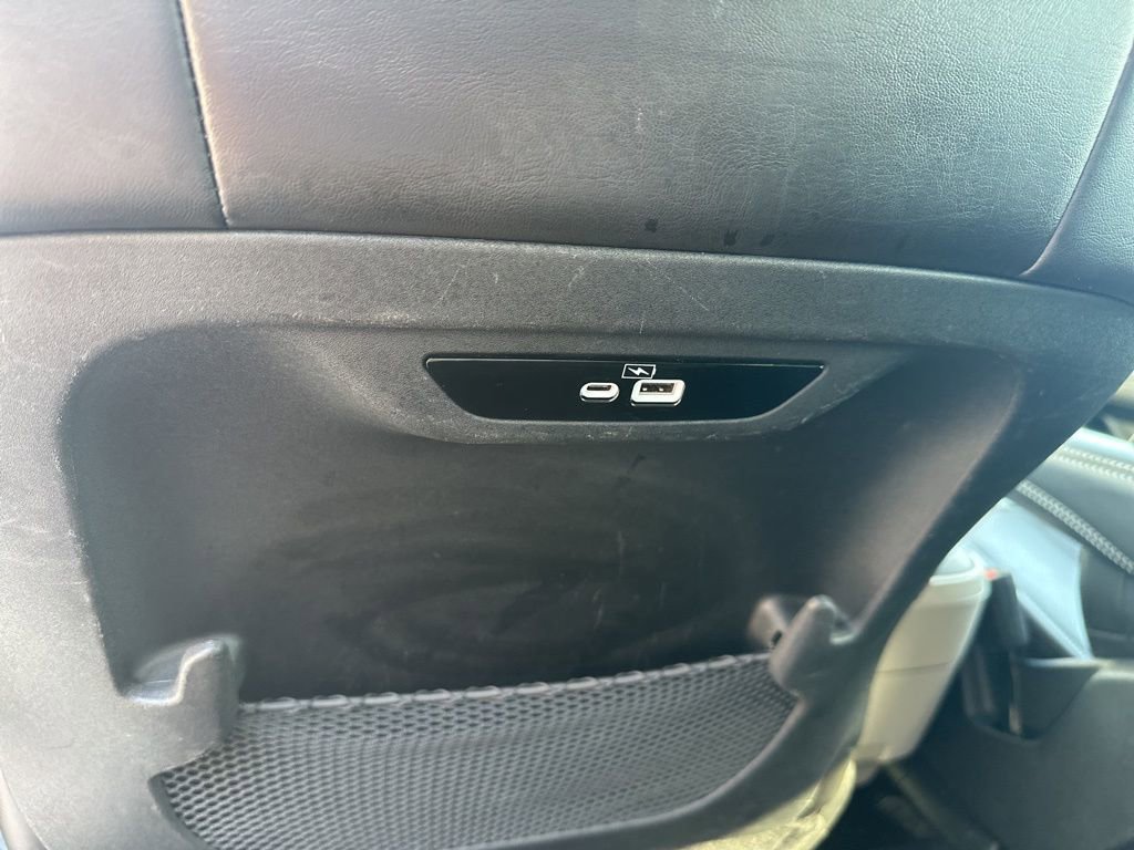 Used 2023 Chrysler Pacifica Touring-L FWD image 14