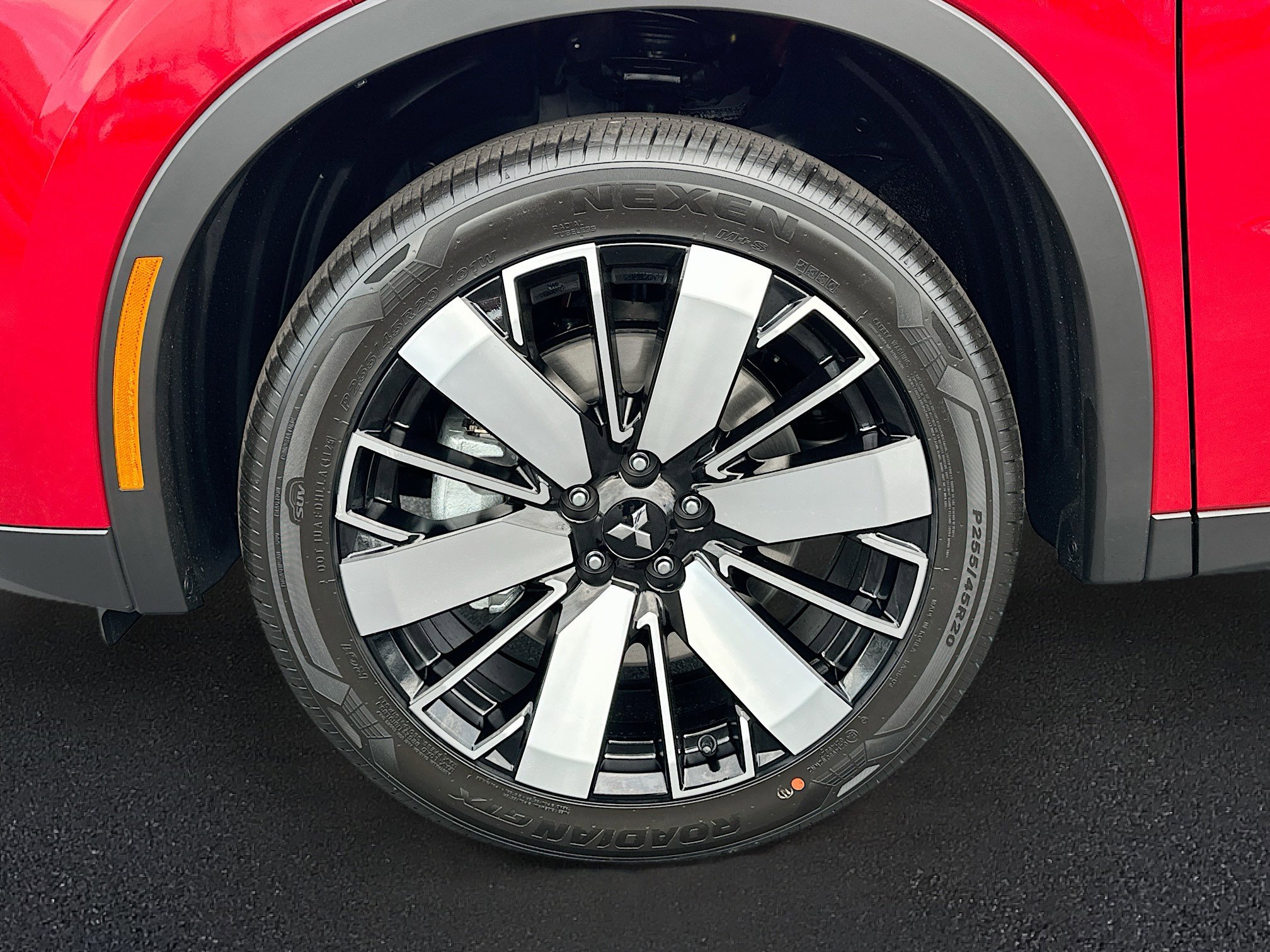 New 2026 Mitsubishi Outlander SE image 21