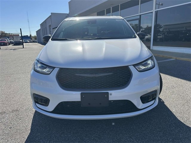 New 2026 Chrysler Pacifica Select image 4