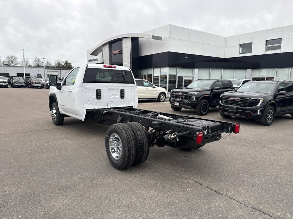 New 2026 GMC Sierra 3500 SLE w/ SLE Convenience Package AWD/4WD image 2