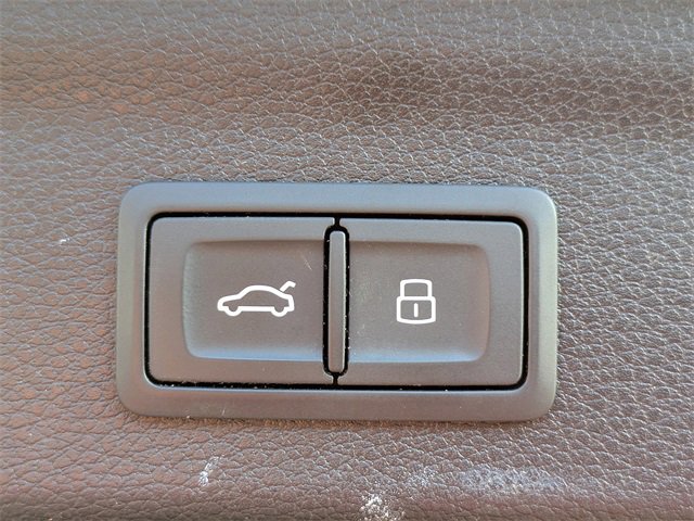 Used 2019 Audi Q3 2.0T Prestige w/ Prestige Package image 13