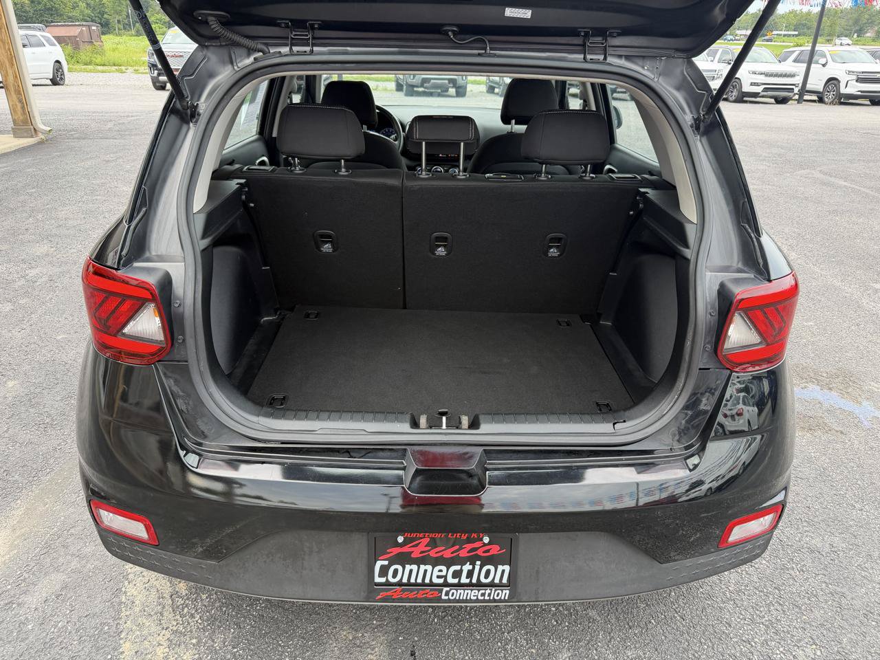 Used 2022 Hyundai Venue SEL w/ Cargo Package FWD image 6