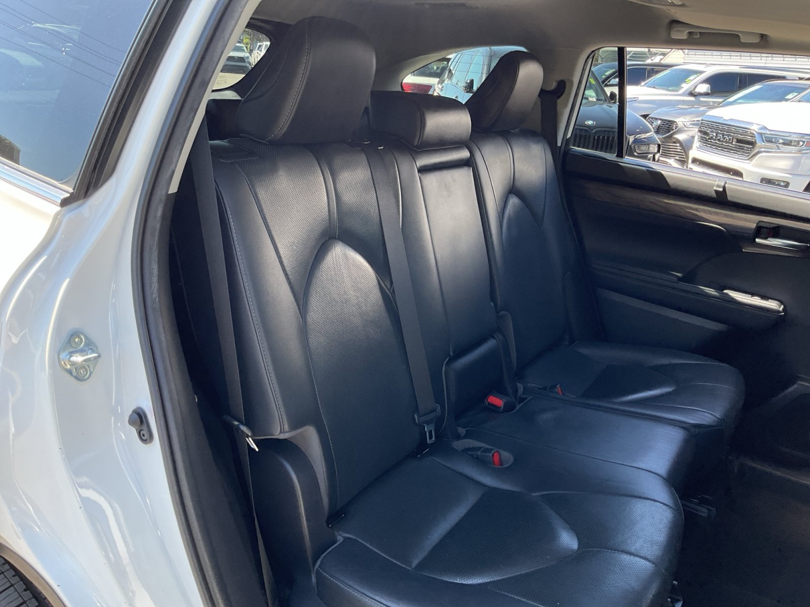 Used 2020 Toyota Highlander Limited FWD image 20