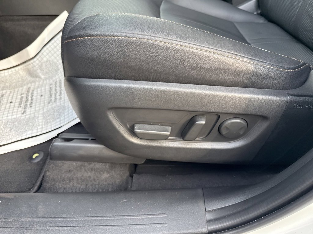 Used 2025 MAZDA CX-70 Plug-In Hybrid w/ Premium Pkg image 18