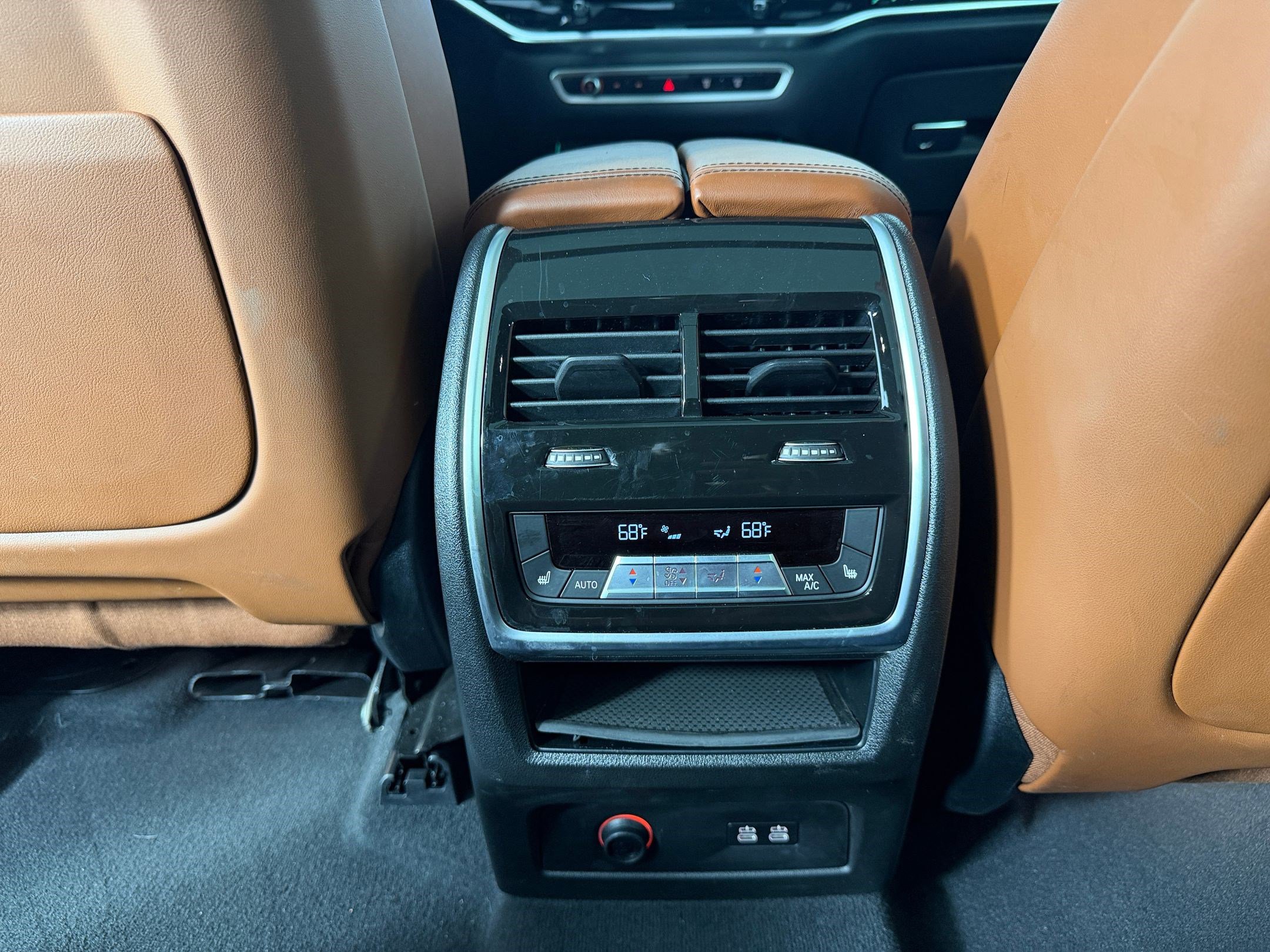 Certified 2024 BMW X7 M60i w/ Climate Comfort Package image 29