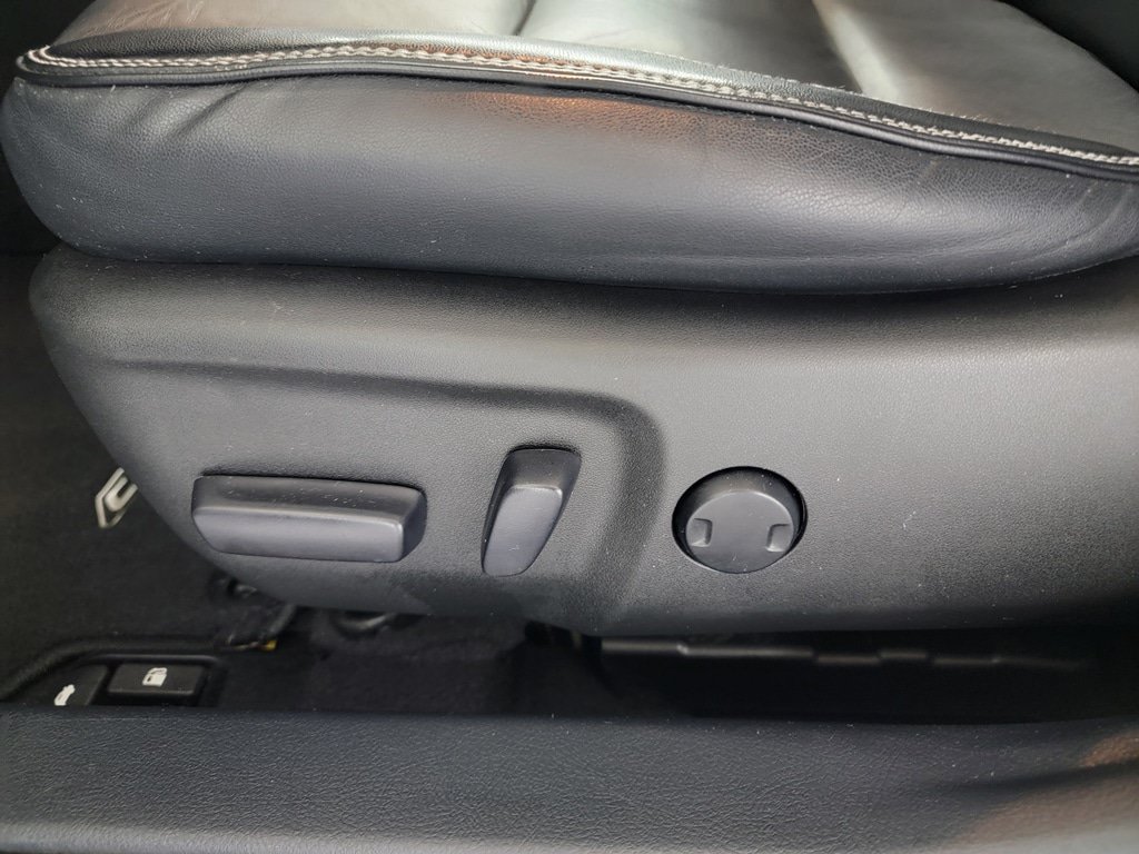 Used 2015 Toyota Camry XLE w/ Moonroof Package FWD image 15