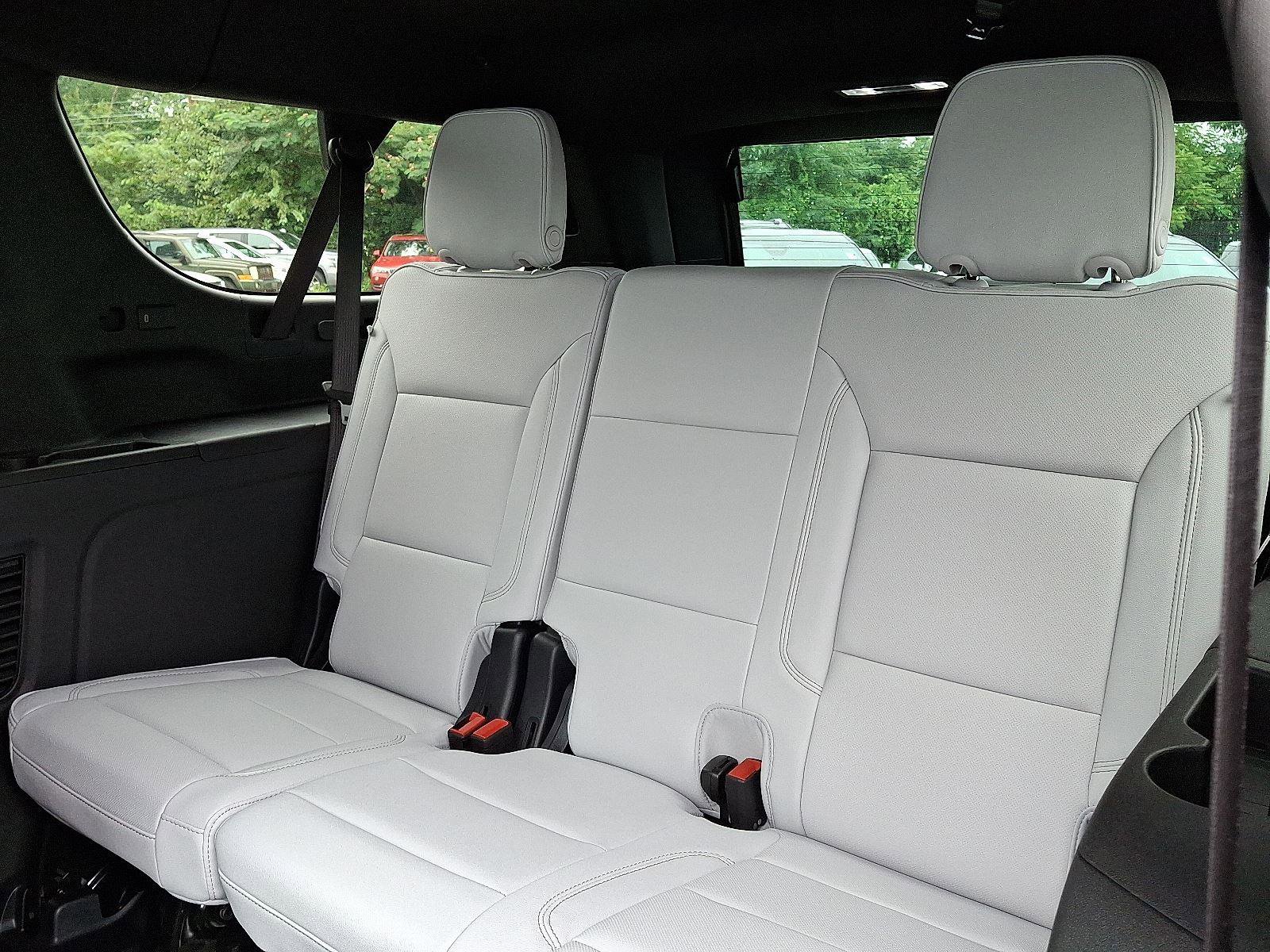 New 2025 Chevrolet Suburban Premier image 7